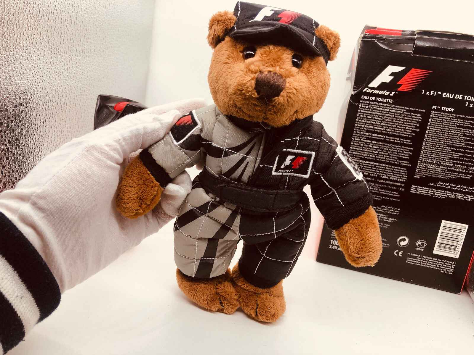 Orsetto di peluche in tuta F1 Formula 1, perfetto per i fan delle corse automobilistiche