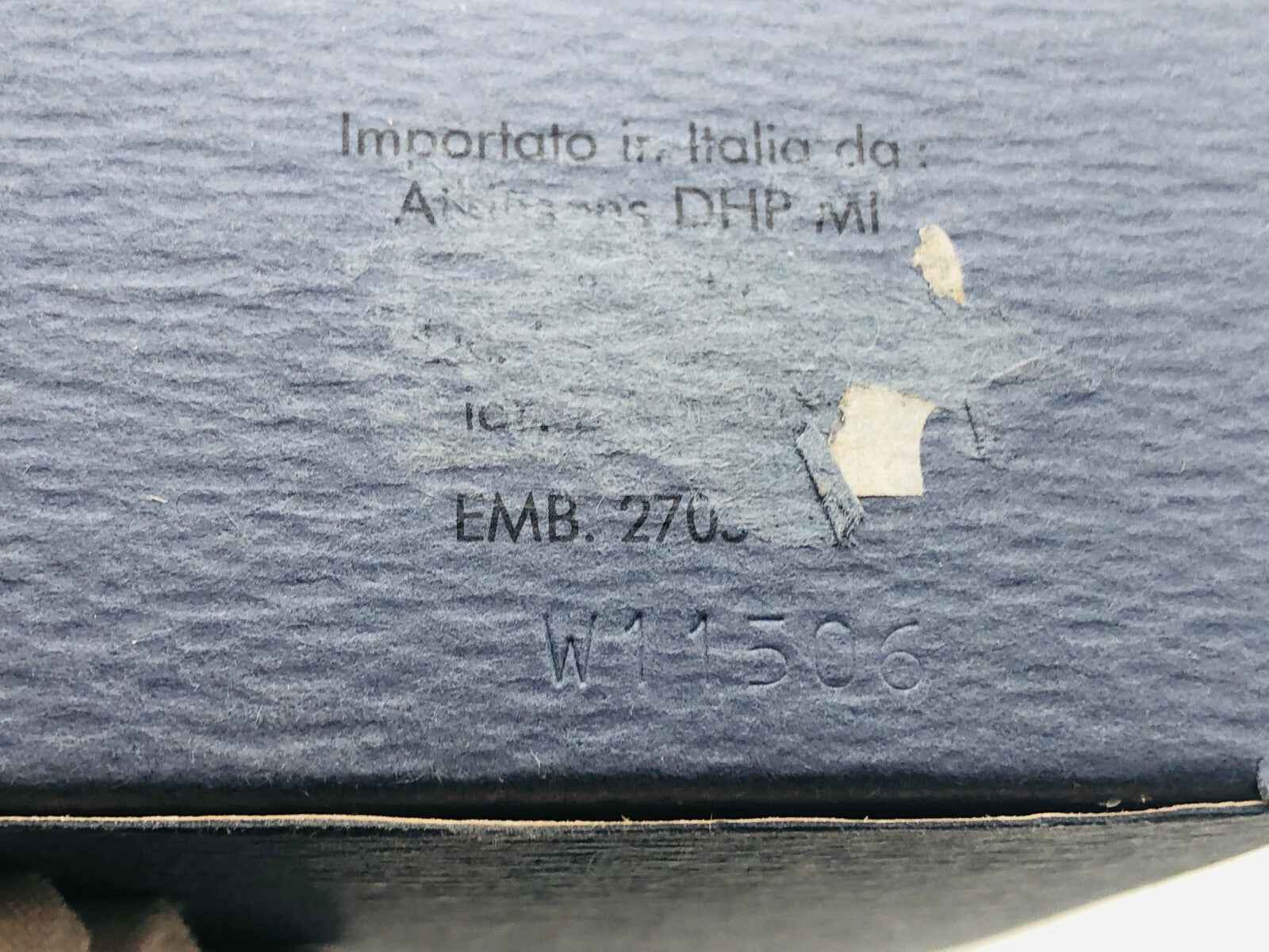 Scatola di profumo Fleur De Boa con design elegante e raffinato per ogni occasione