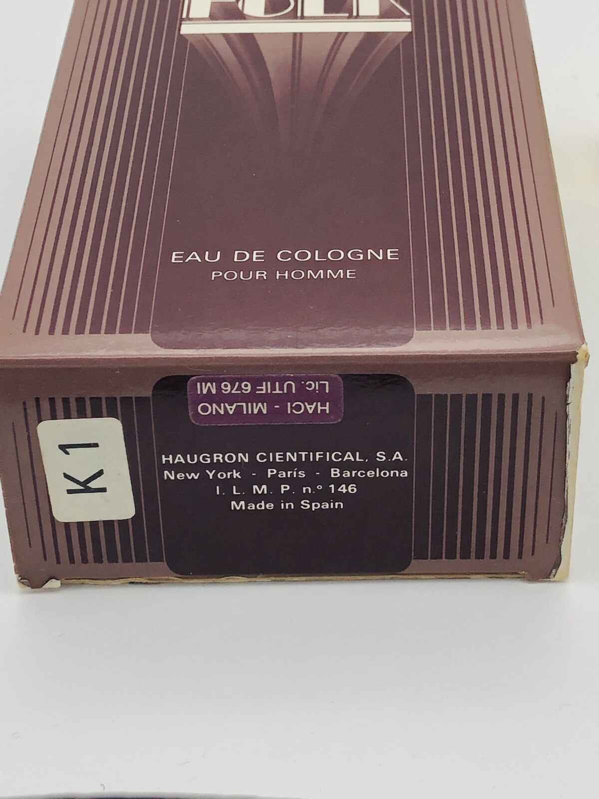 Scatola di profumo Folk Haugron per uomo, con design elegante e dettagli in rilievo