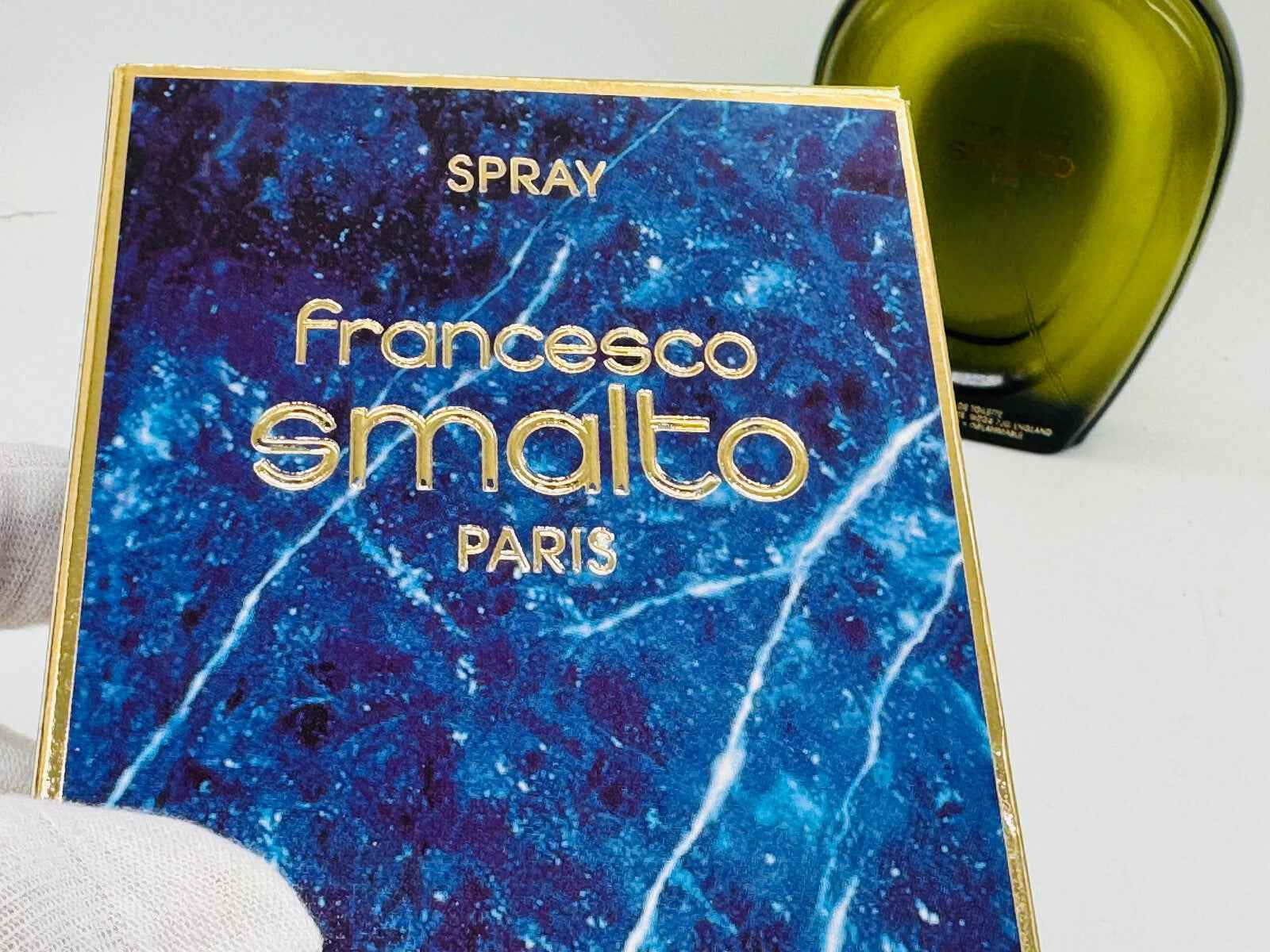 Scatola di Profumo Francesco Smalto Vintage con design blu e dettagli dorati, in primo piano
