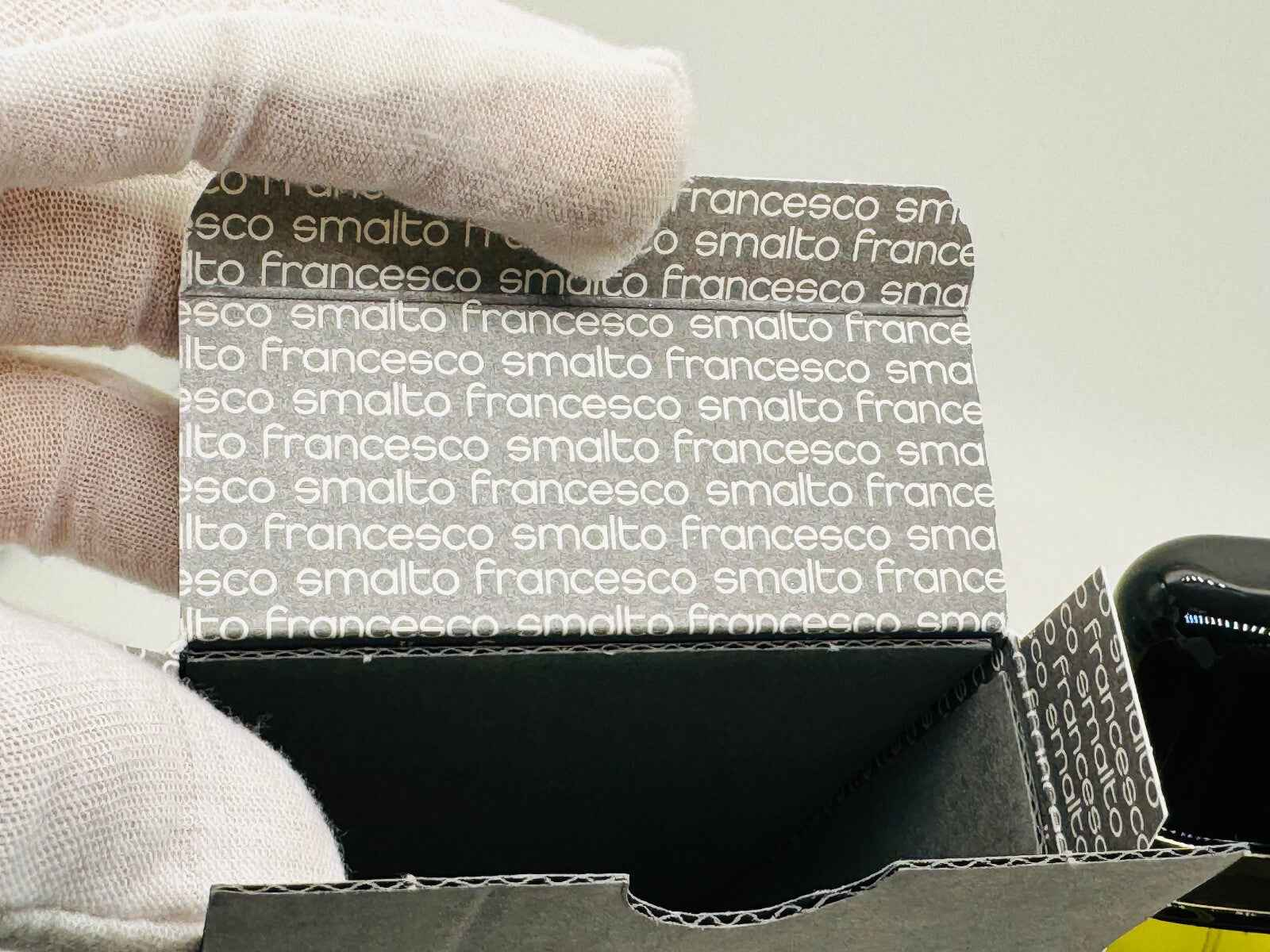 Scatola del Profumo Francesco Smalto Vintage aperta, con dettagli del marchio all'interno