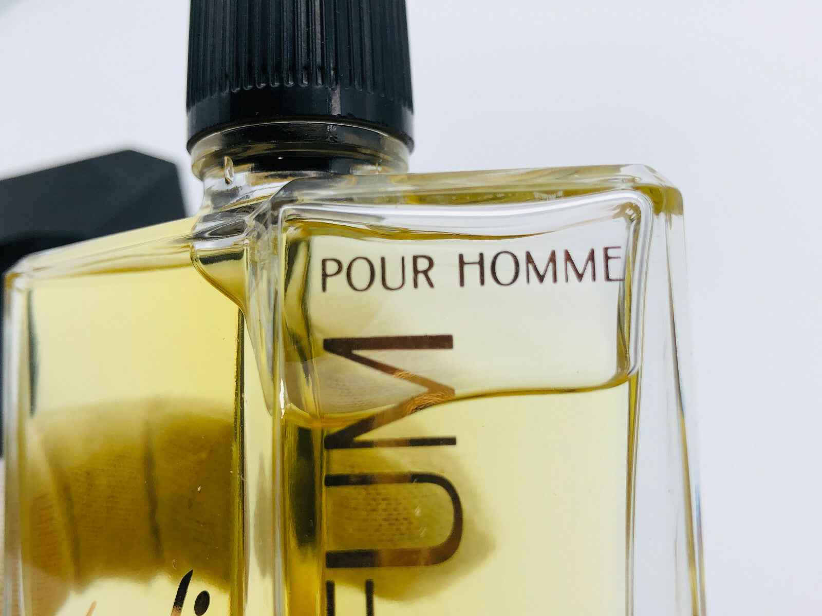 Flacone di profumo Giuseppe Verdi Pour Homme con design elegante e raffinato per uomini sofisticati