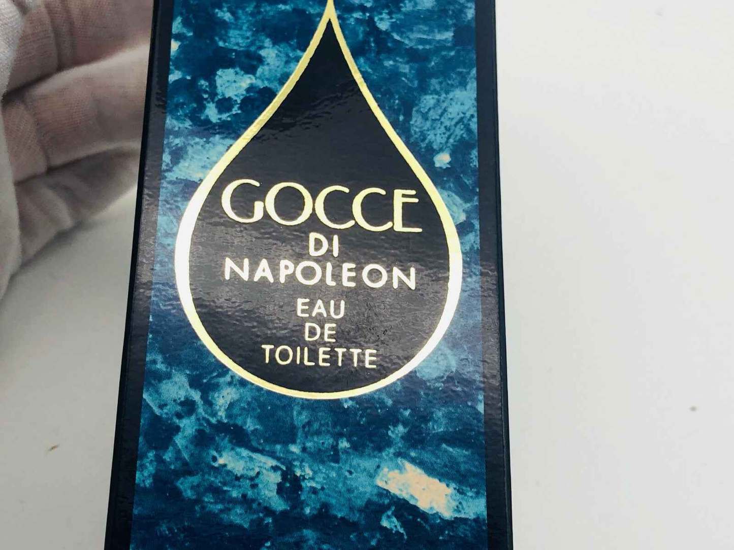 Frascone di profumo Gocce Di Napoleon Morris con design elegante e raffinato