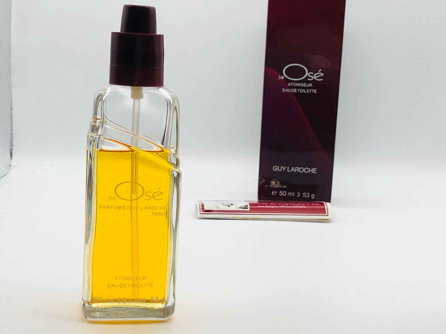Profumo Guy Laroche Vintage Osé in flacone con erogatore da 50 ml, elegante e aromatico