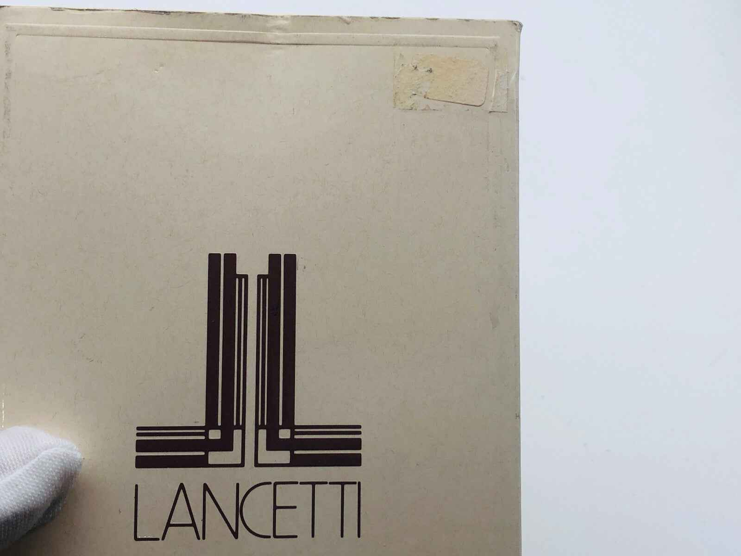 Confezione elegante del profumo Lancetti Donna con logo distintivo e design raffinato