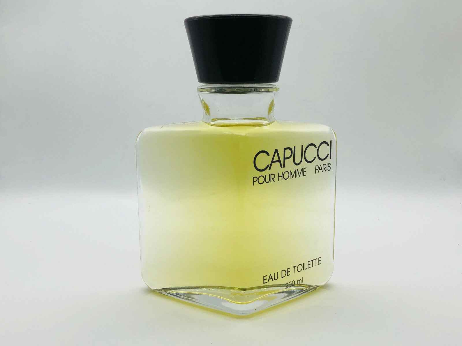 Flacone di Profumo Roberto Capucci Pour Homme in formato Eau de Toilette da 100 ml con design elegante