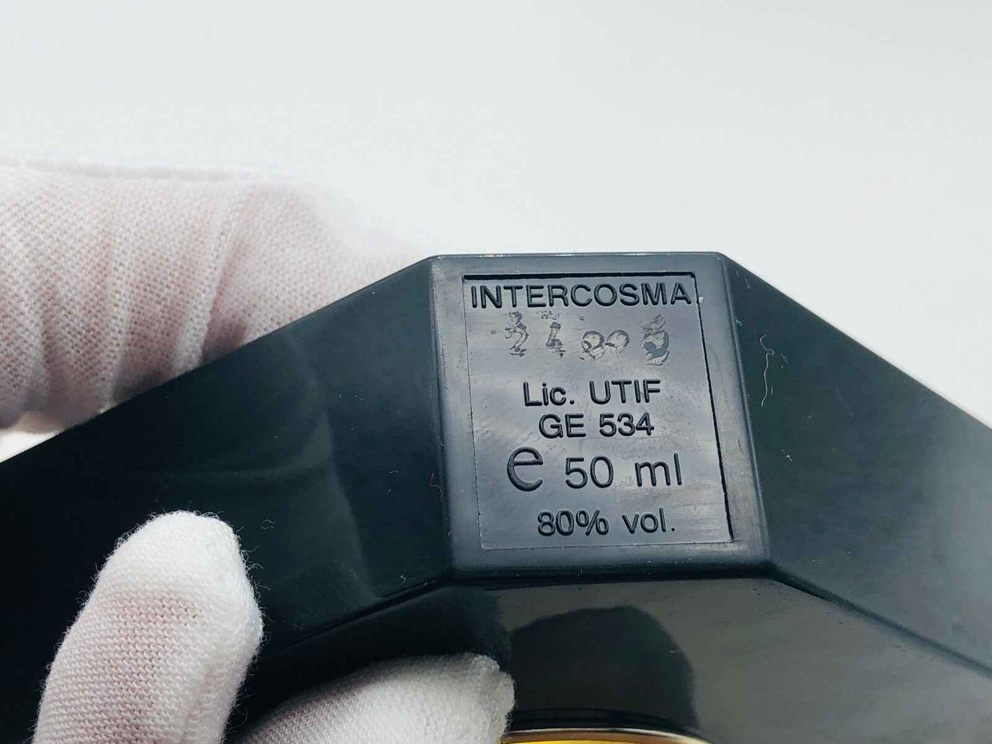 Flacone di profumo Soldano Atelier da 50 ml con etichetta elegante e design raffinato
