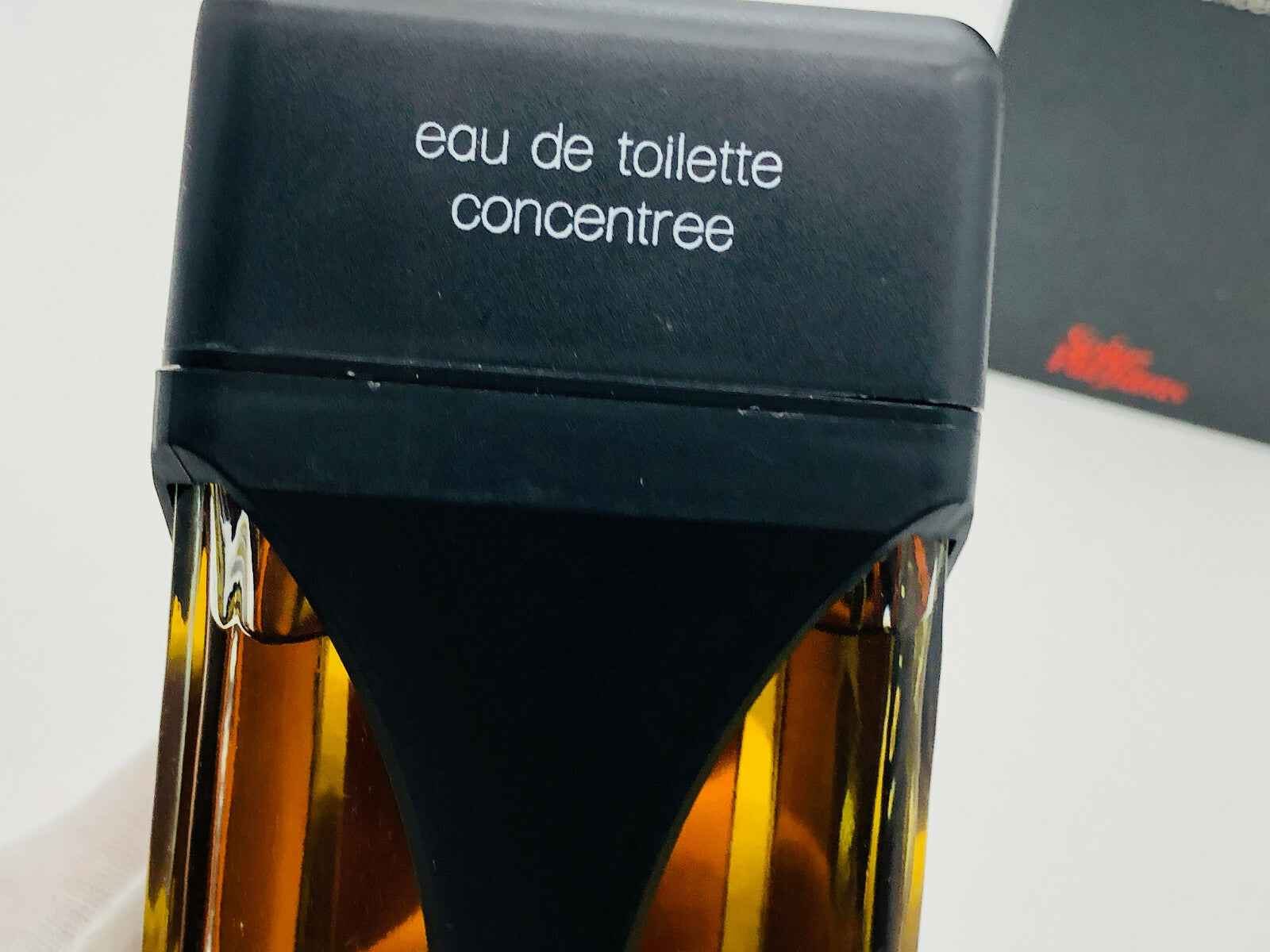 Flacone di Profumo Tabiti Sojuz in bottiglia elegante con etichetta Eau de Toilette Concentree