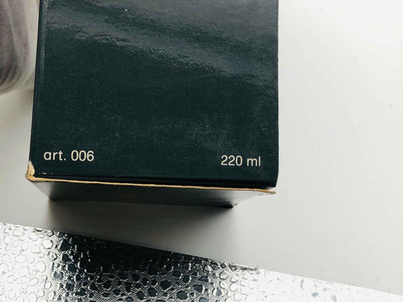 Scatola del Profumo Tabiti Sojuz da 220 ml con codice articolo 006 sulla confezione