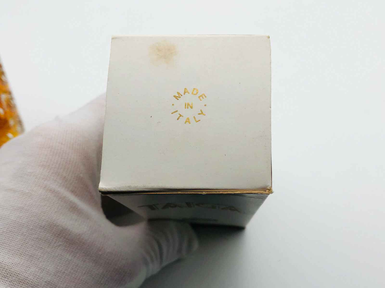 Confezione del Profumo Taiga Gandini con etichetta Made in Italy, elegante e raffinata