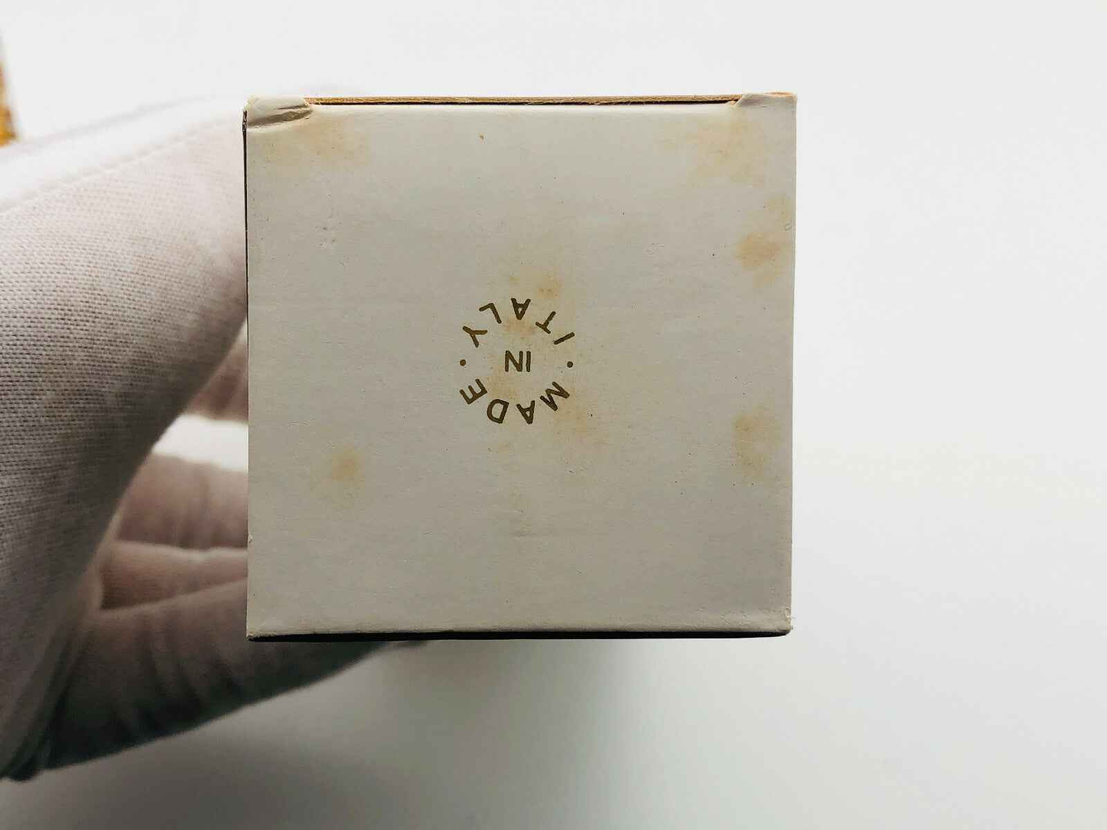 Scatola di Profumo Taiga Gandini con indicazione di produzione in Italia