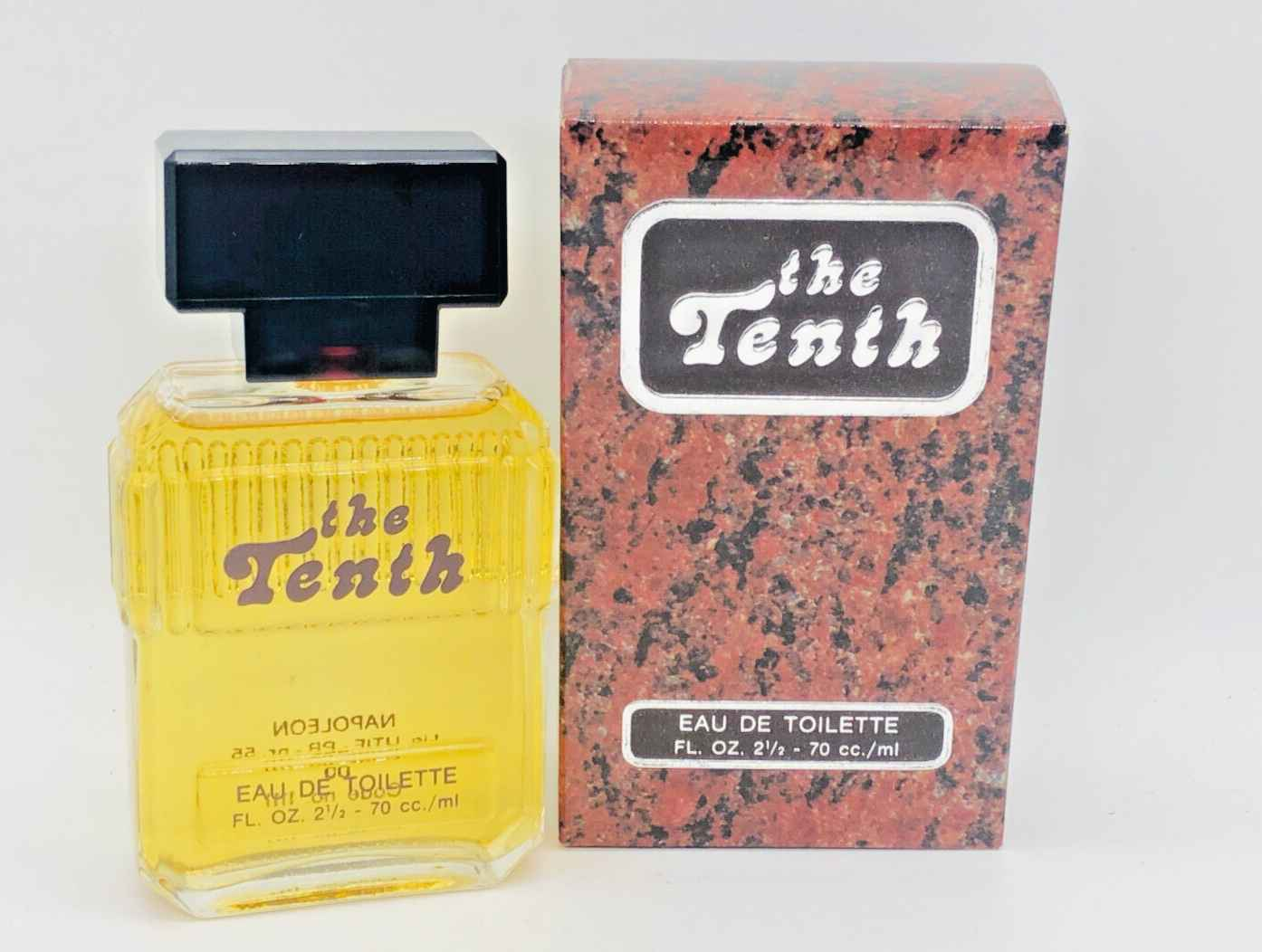 Profumo The Tenth Napoleon in flacone di vetro con confezione elegante per un tocco classico