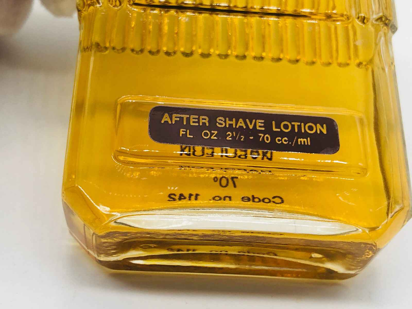 Flacone di lozione dopobarba Profumo The Tenth Napoleon Vintage in vetro giallo da 70 cc