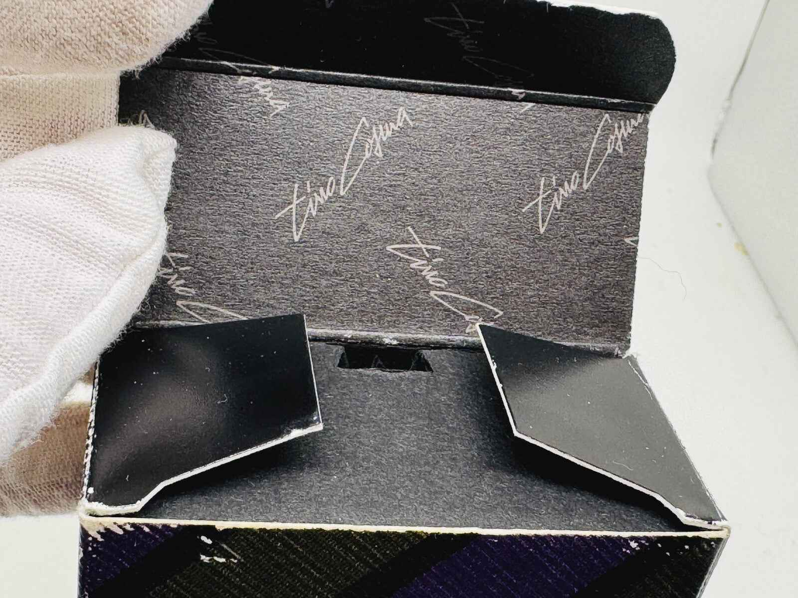 Scatola interna di profumo Tino Cosma Vintage con design elegante e dettagli sofisticati