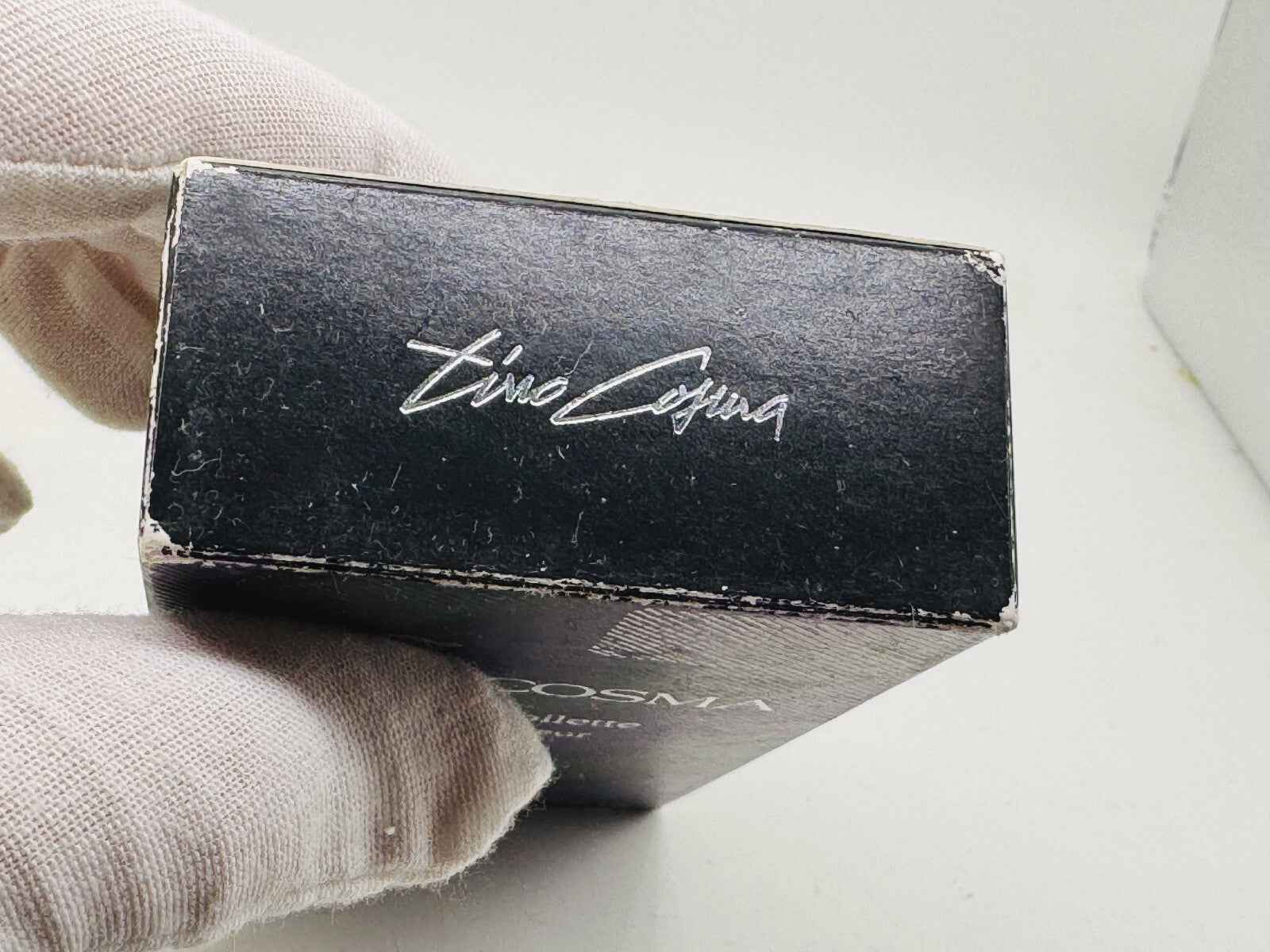 Scatola del profumo Tino Cosma Vintage con firma in rilievo sulla parte superiore