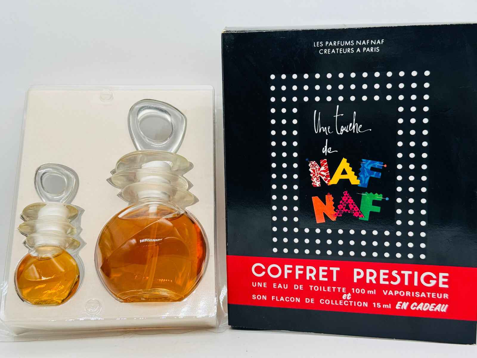 Cofanetto Prestige con profumo Un Touche Naf Naf, include flaconi da 100 ml e 15 ml in elegante confezione