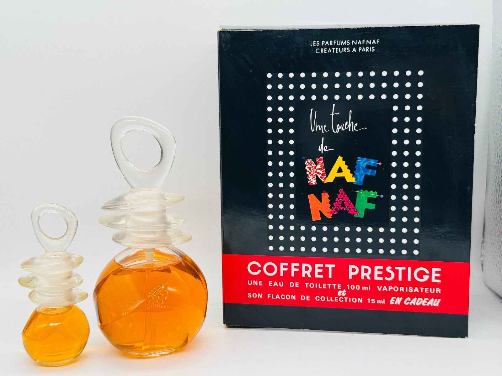 Cofanetto Prestige con profumo Un Touche Naf Naf, inclusi due flaconi di eau de toilette da 100ml e 15ml