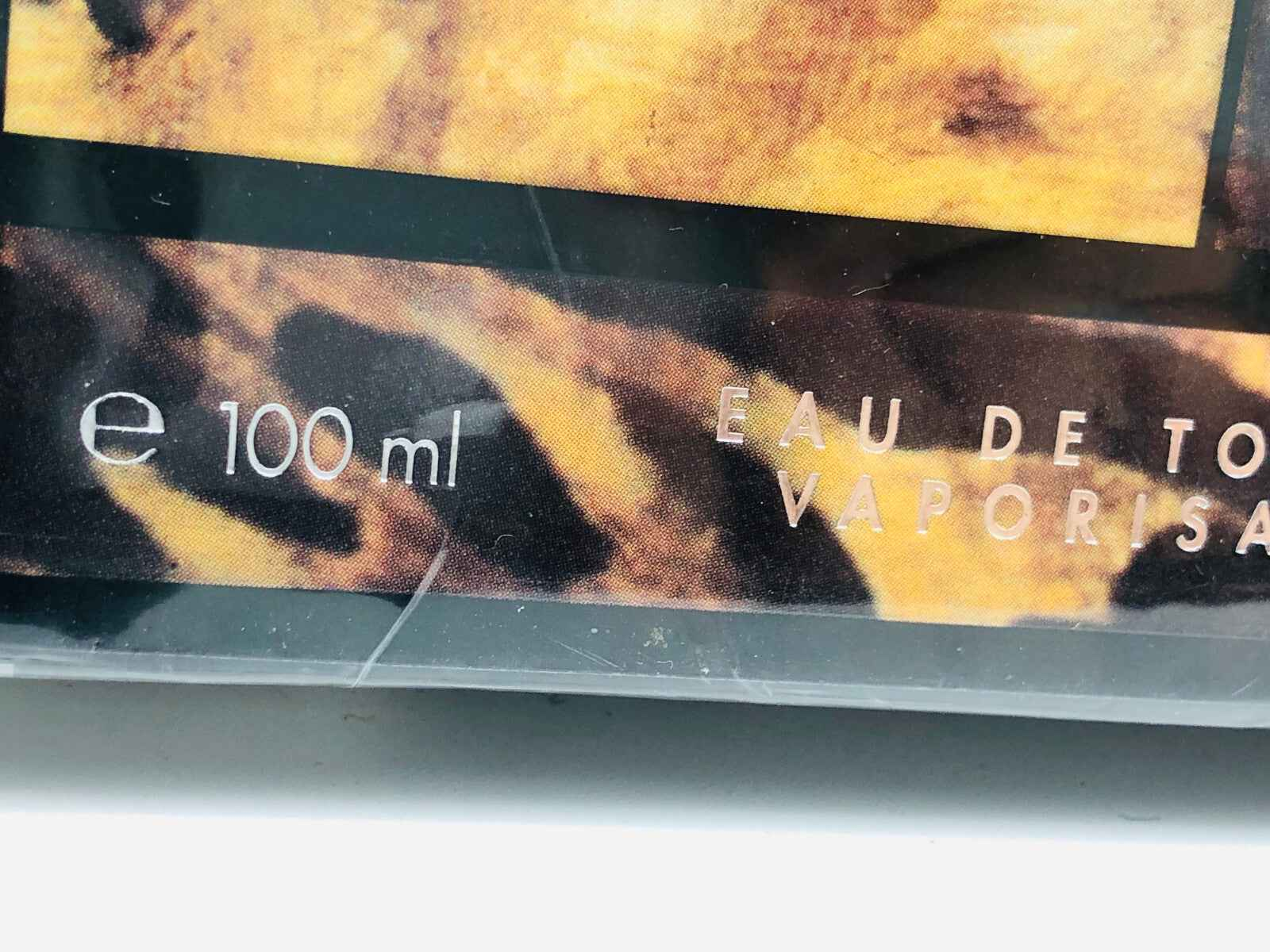 Flacone di profumo Valentino Vendetta Vintage da 100 ml in confezione elegante
