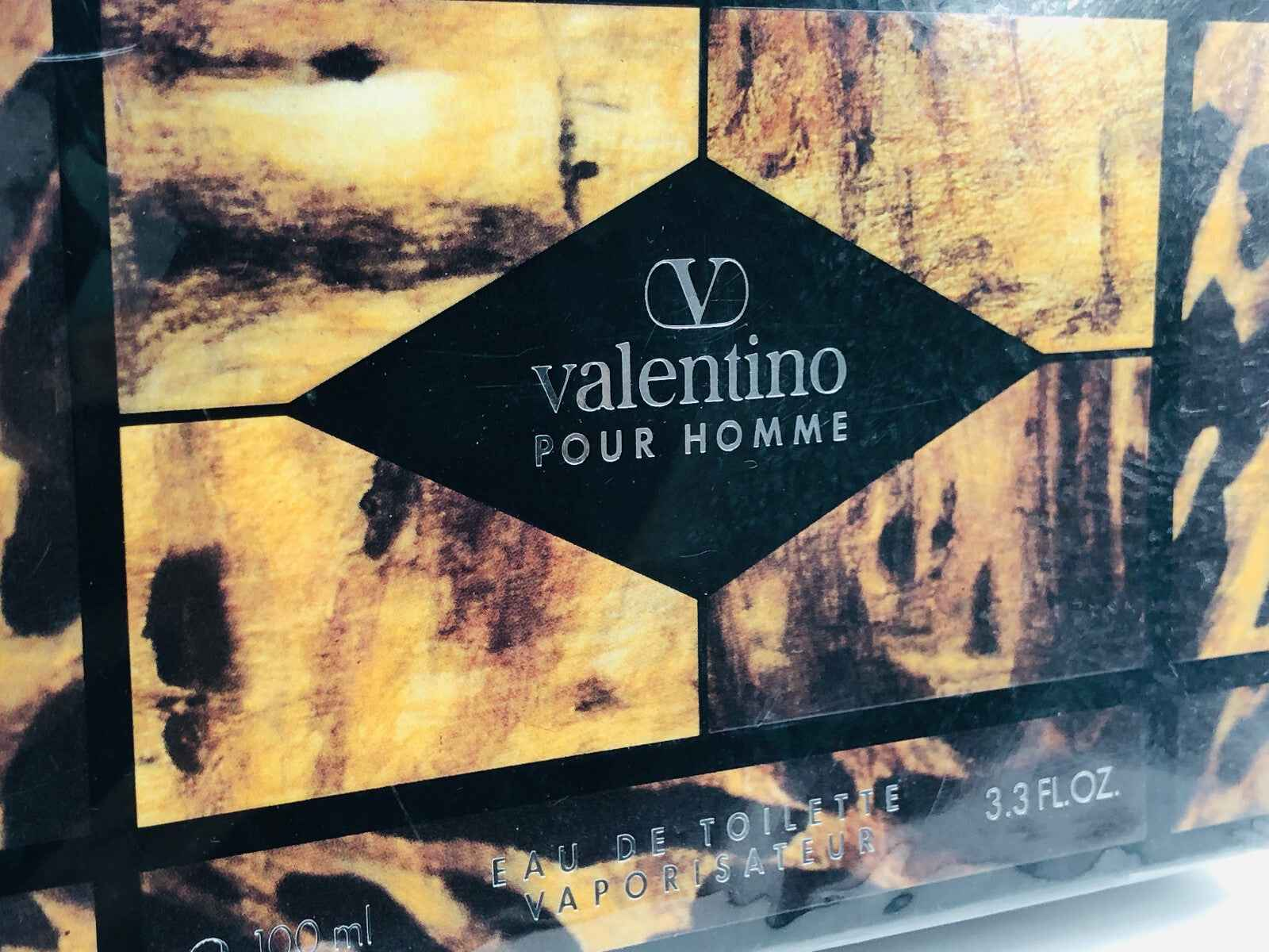 Scatola del Profumo Valentino Vendetta Vintage 100 ml con design elegante e sofisticato