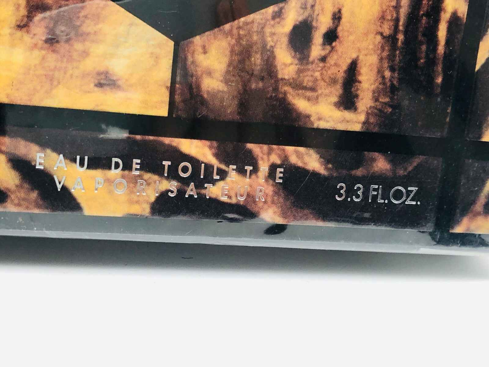 Flacone di Profumo Valentino Vendetta Vintage con design elegante e formato 3.3 oz