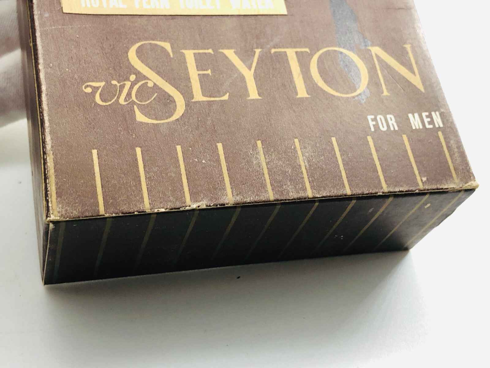 Scatola di profumo Vic Seyton per uomo con design elegante e sofisticato