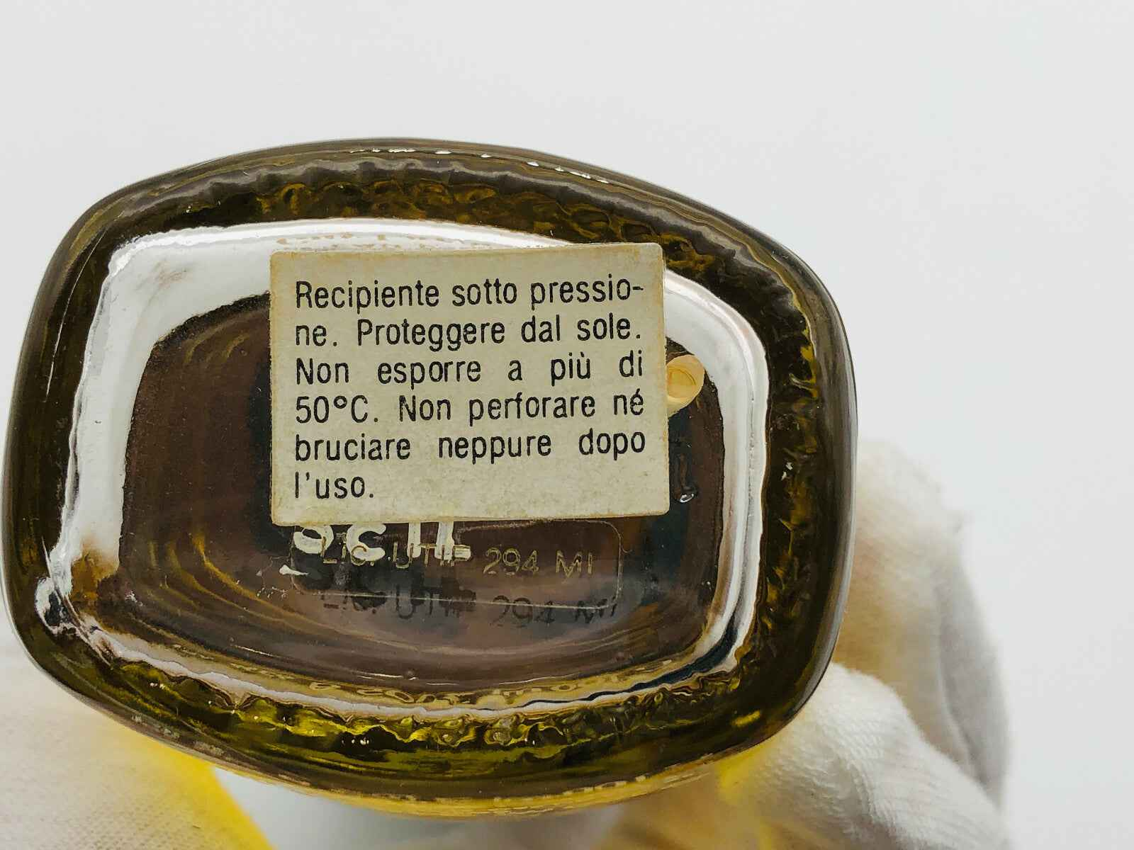Bottiglia di profumo vintage Drakkar di Guy Laroche con etichetta di avviso sulla sicurezza