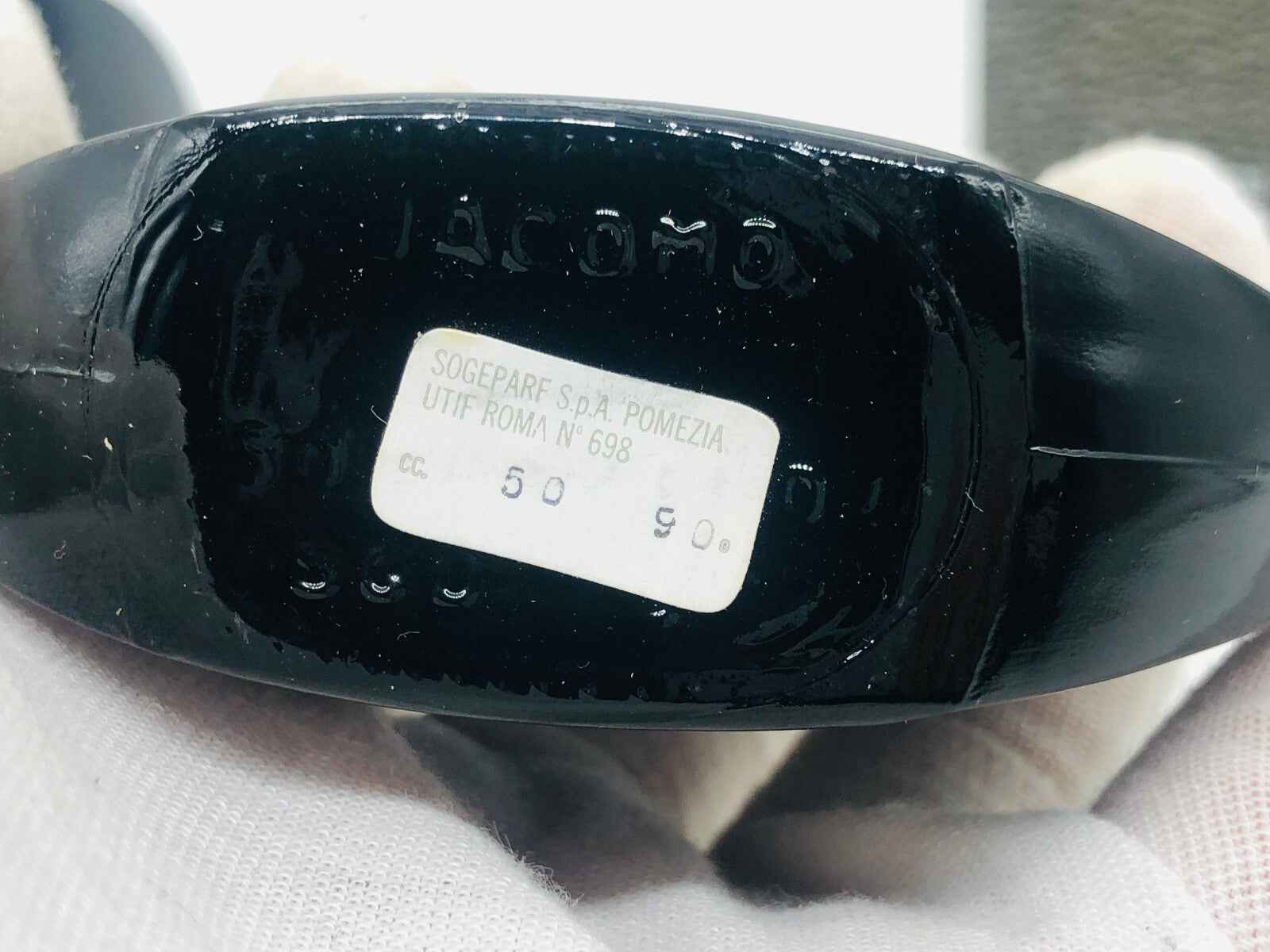 Flacone di profumo Vintage Jacomo Silences con etichetta e design elegante in nero