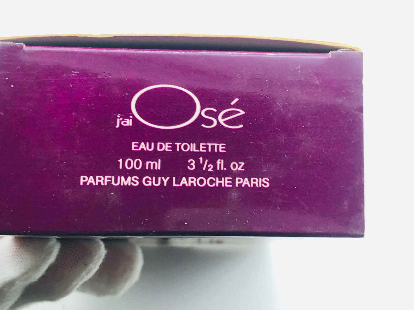 Scatola di profumo Vintage J'Ai Ose Guy Laroche con etichetta elegante e dettagli in oro