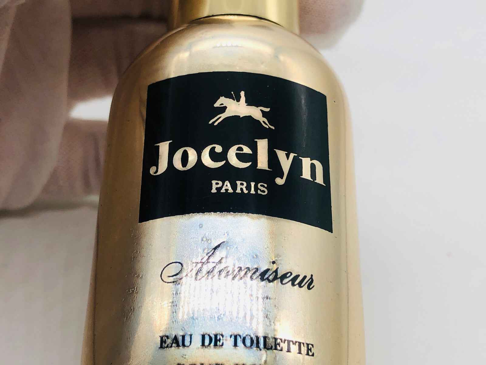 Flacone di profumo Vintage Jocelyn Pour Homme in oro con etichetta elegante e spruzzatore