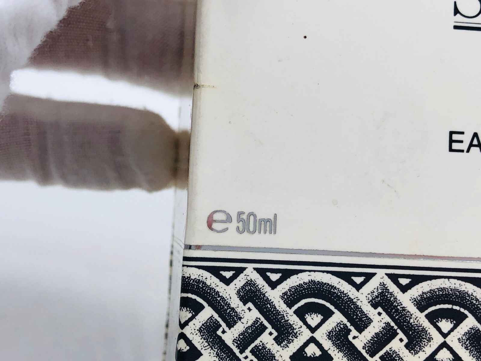 Scatola del profumo Vintage Luciano Soprani da 50ml con design elegante e dettagli vintage