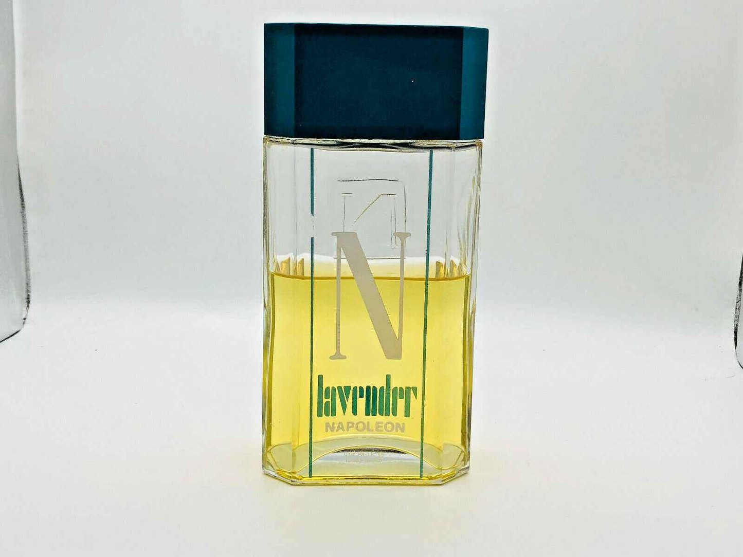 Flacone di Profumo Vintage Napoleon con design elegante e profumo di lavanda