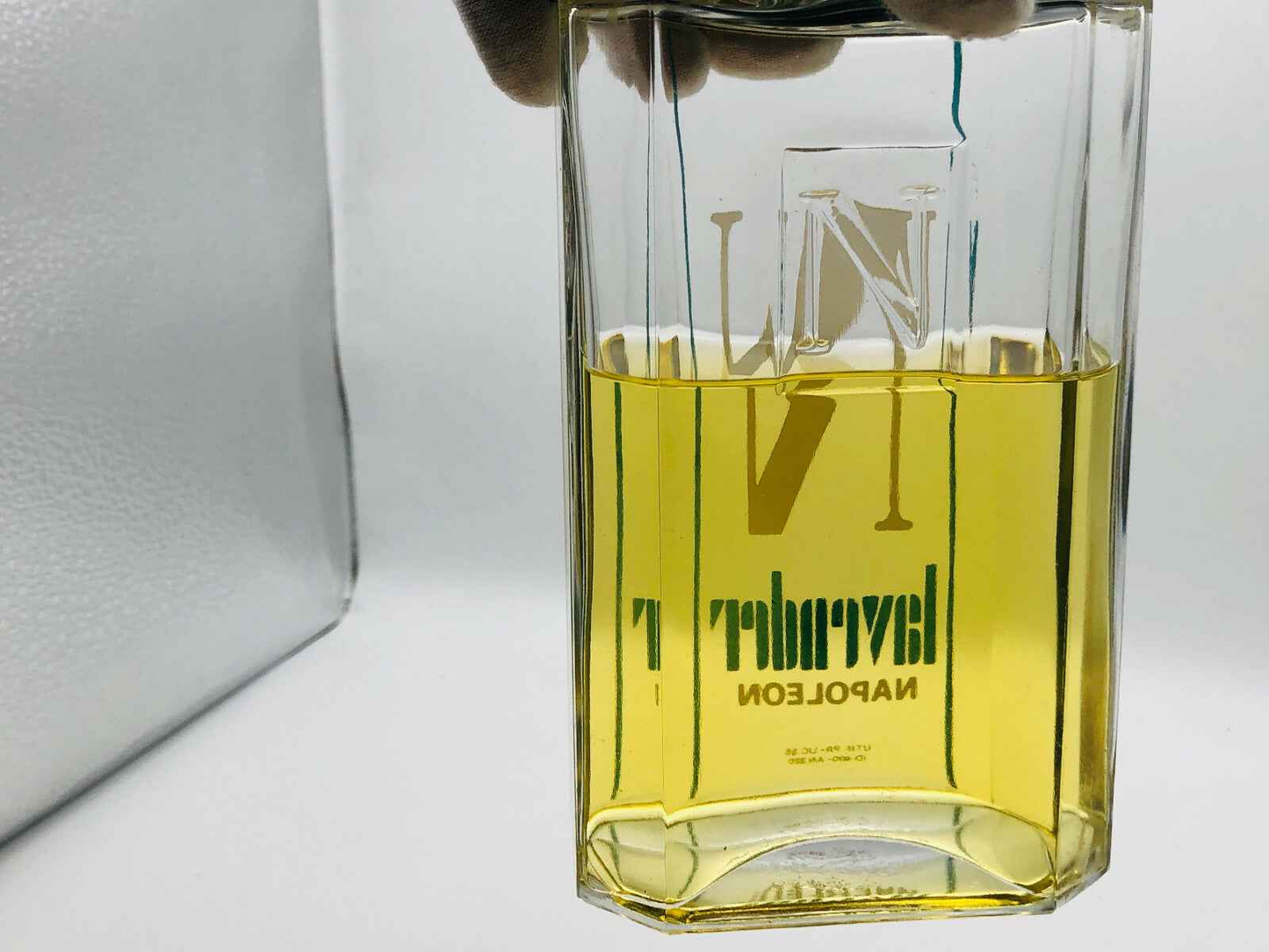 Flacone di profumo Vintage Napoleon con design elegante e profumo dorato all'interno
