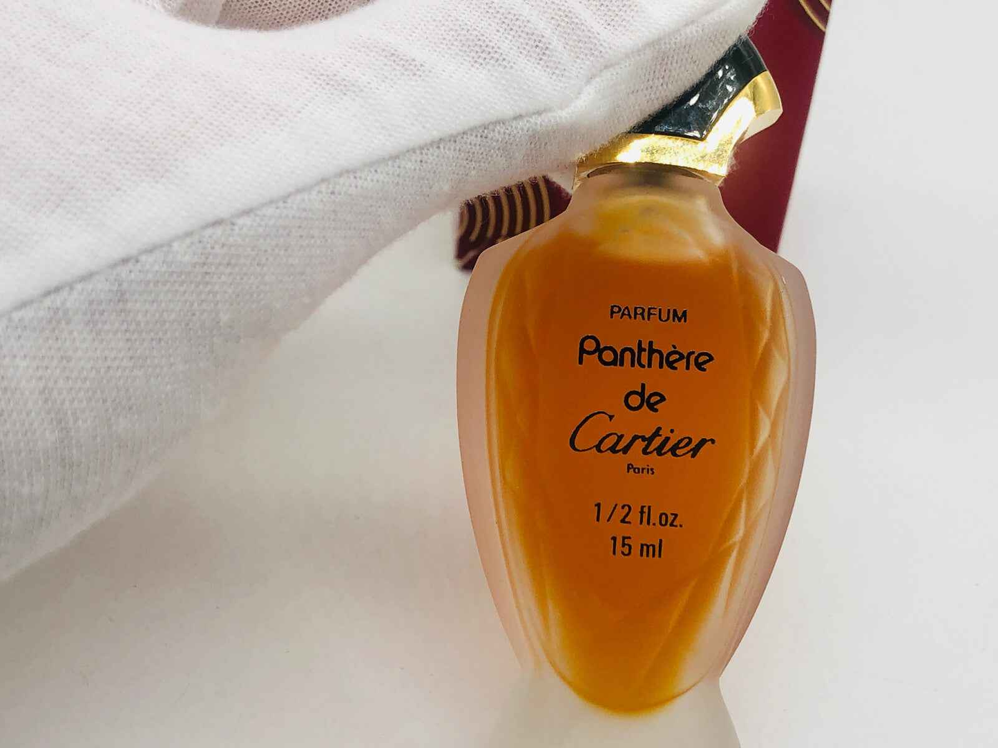 Profumo Vintage Panthere Cartier da 15 ml con flacone iconico dal design elegante
