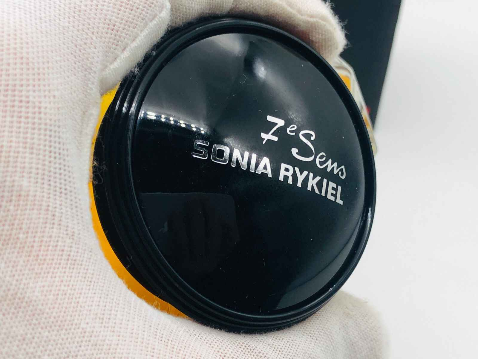 Flacone di profumo vintage Sonia Rykiel con etichetta distintiva per collezionisti