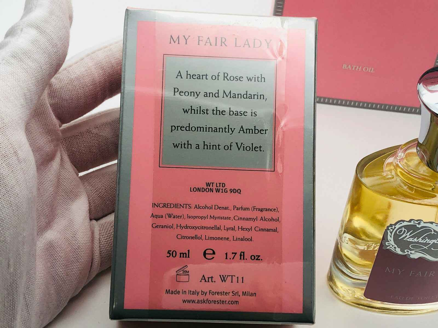 Packaging del profumo Washington Tremlett 'My Fair Lady' con note di rosa, peonia e ambra
