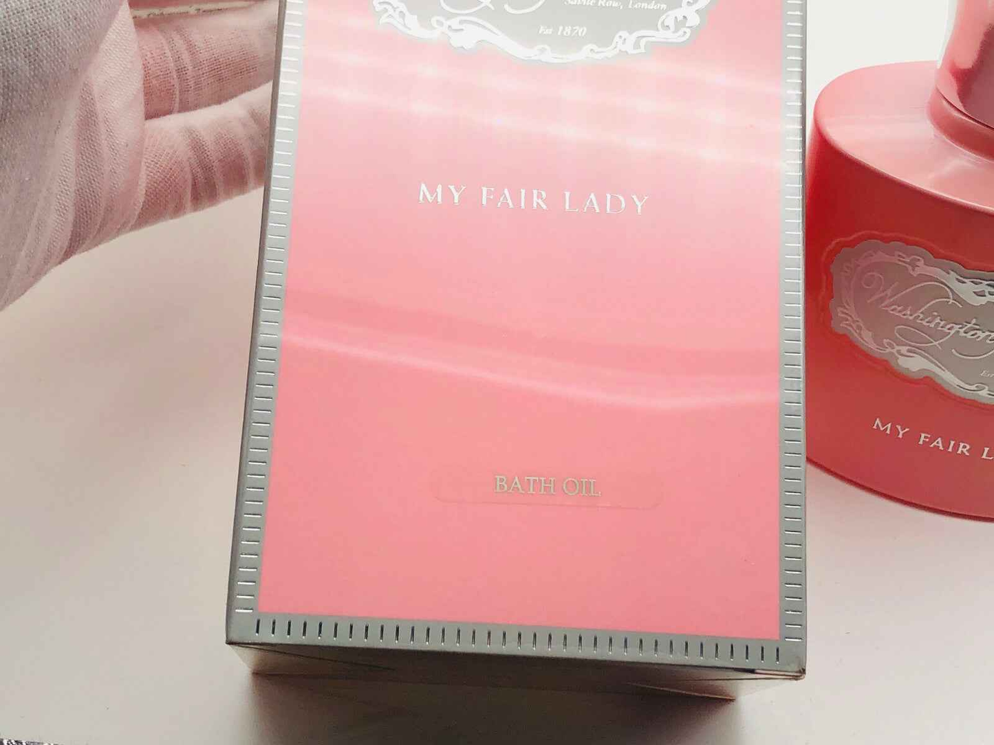 Confezione di profumo Washington Tremlett My Fair Lady con olio da bagno rosa per una fragranza elegante