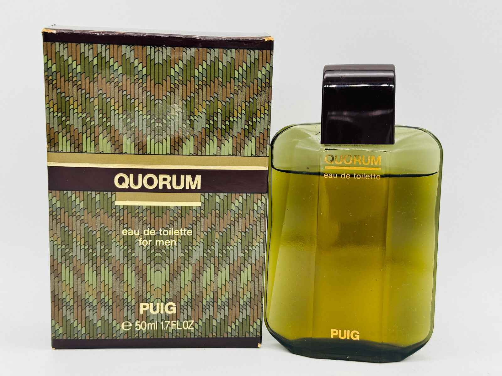 Profumo vintage Puig Quorum in confezione da 50 ml per uomo con aroma distintivo e elegante