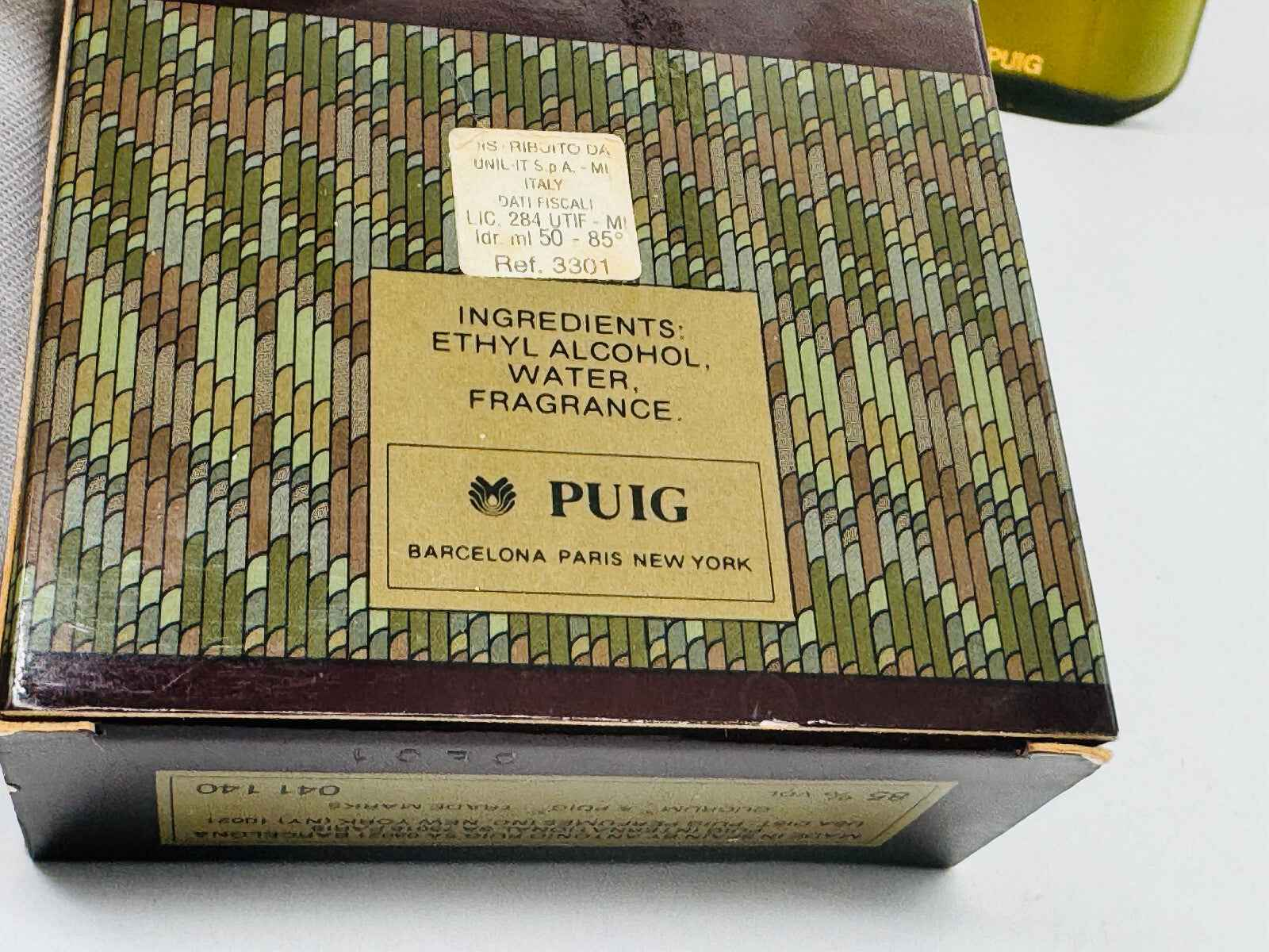 Scatola di Puig Quorum Profumo Vintage con etichetta ingredienti e design elegante