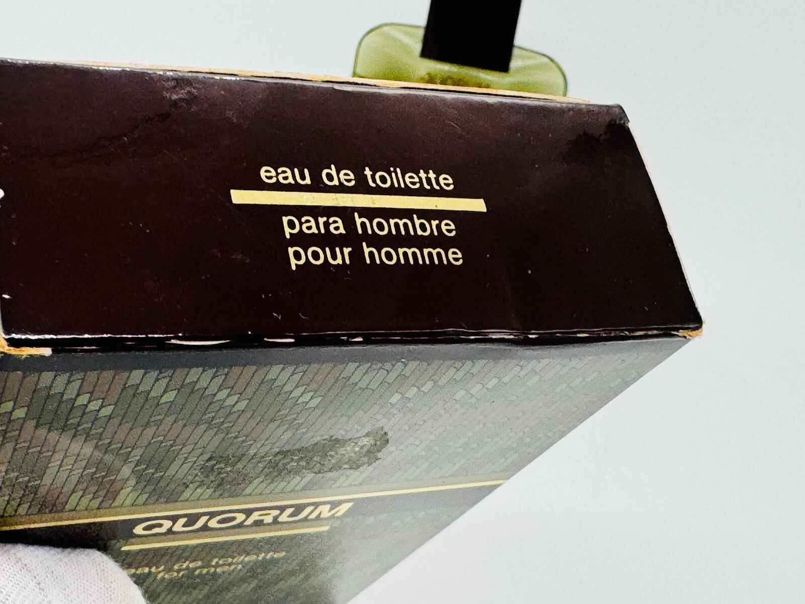 Scatola di PUIG Quorum Profumo Vintage, eau de toilette per uomo con design elegante e distintivo