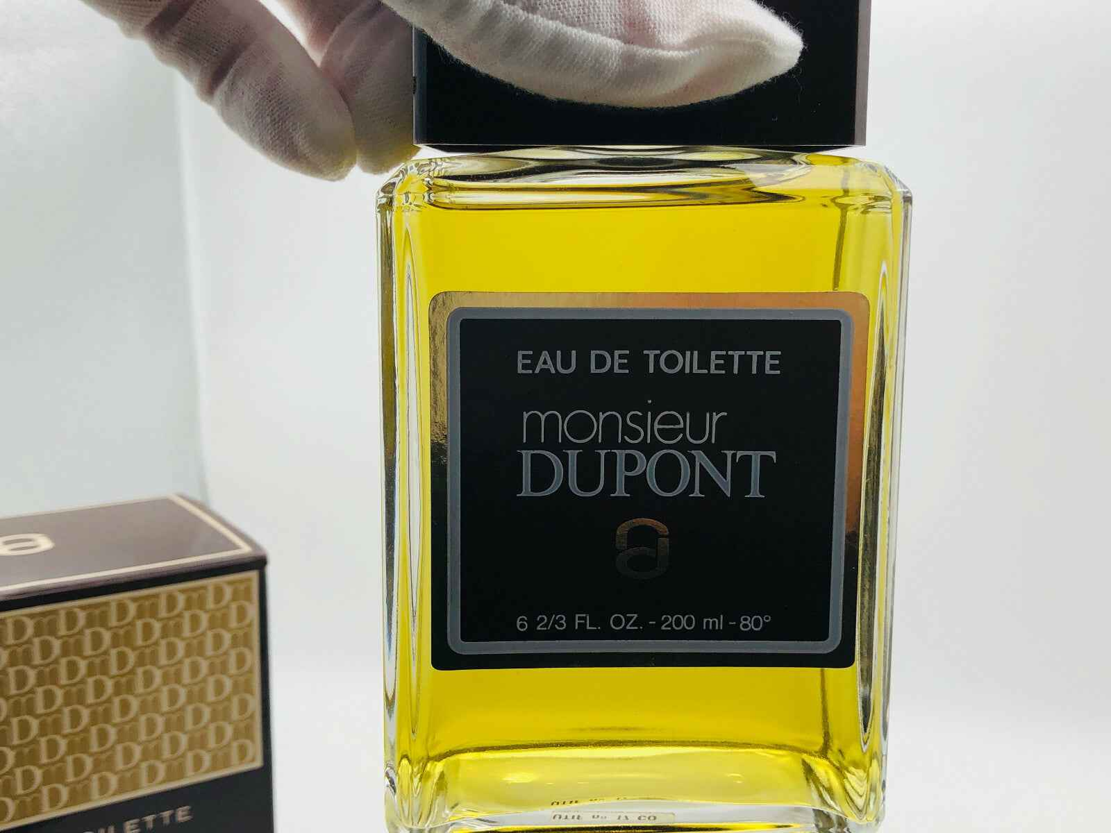 Profumo Richard Dupont Eau de Toilette in bottiglia trasparente da 200 ml con etichetta elegante
