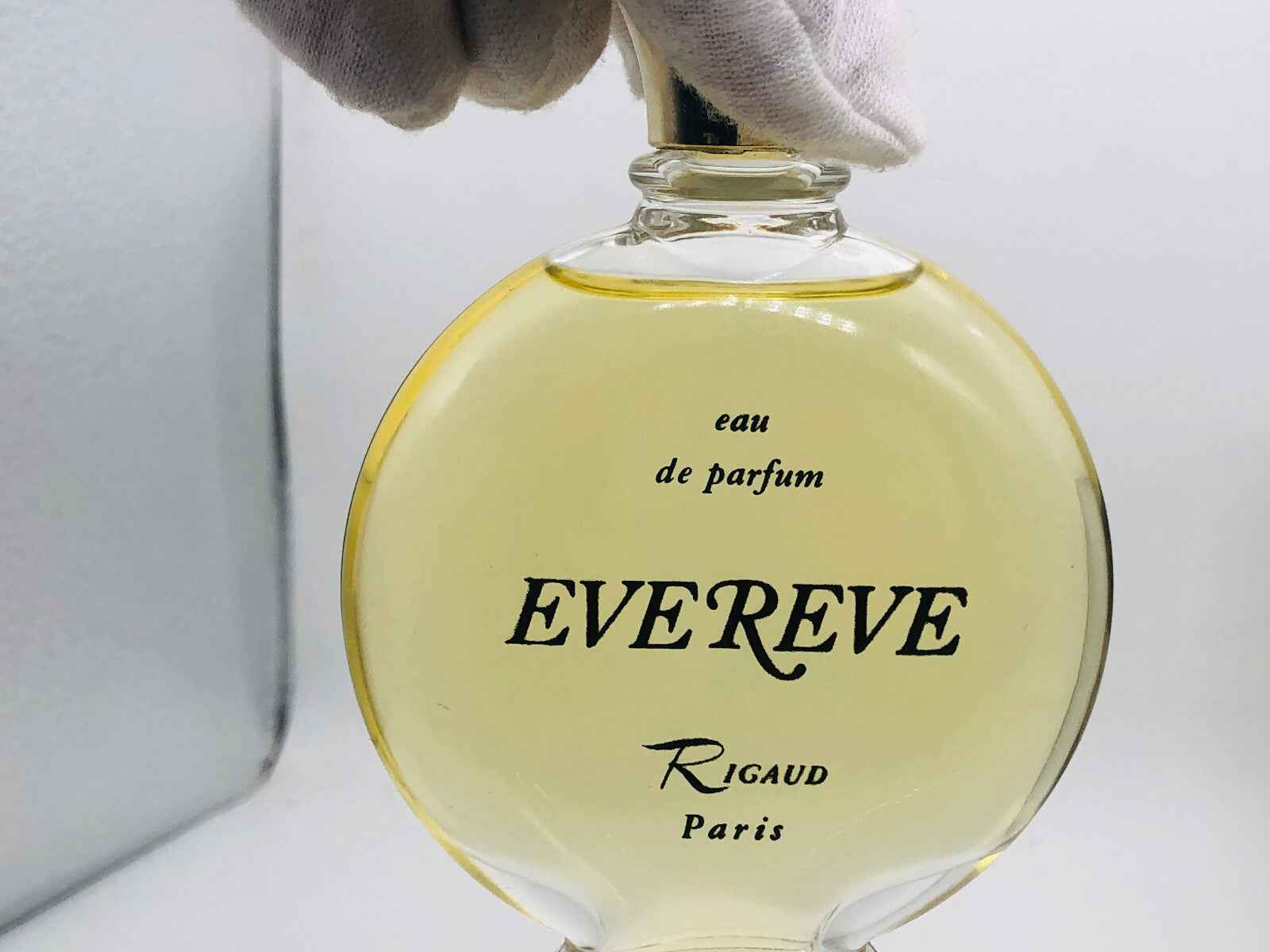 Flacone di profumo Rigaud Evereve Vintage, eau de parfum, elegante design trasparente con etichetta nera