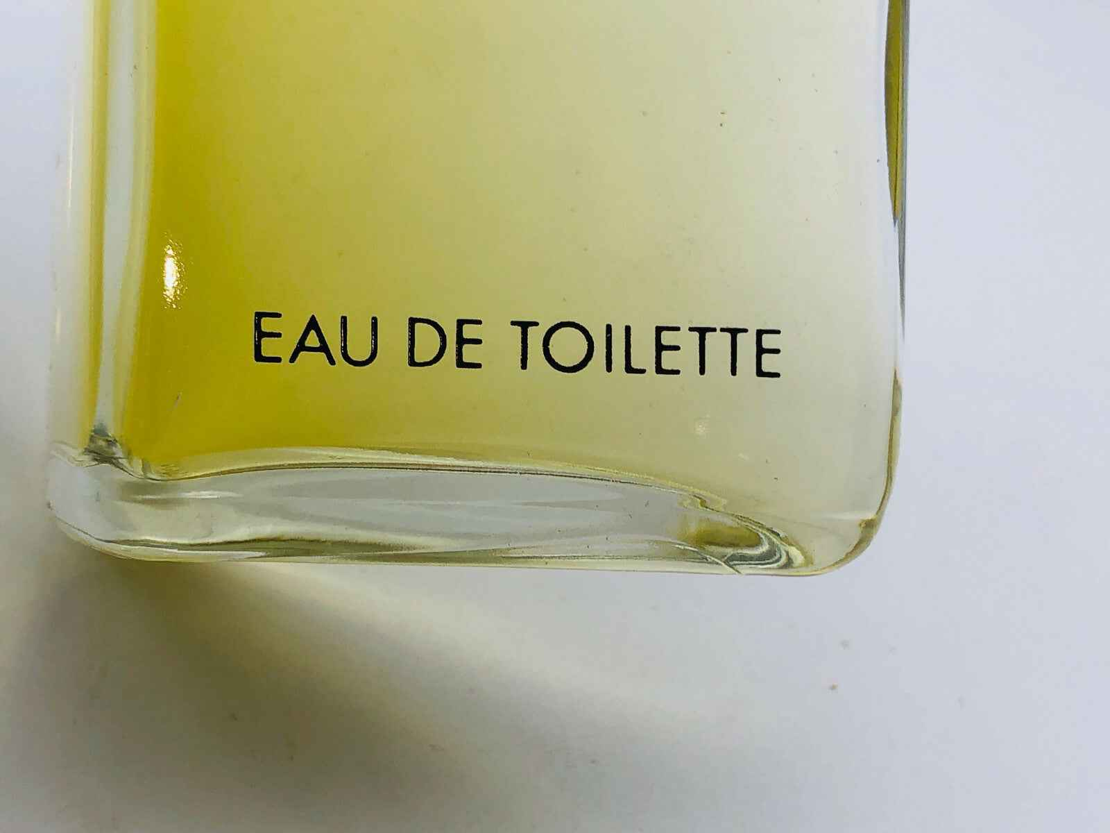 Flacone di Profumo Roberto Capucci Pour Homme Vintage con etichetta Eau de Toilette in elegante design