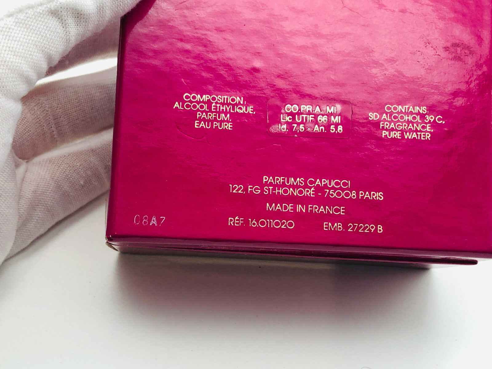 Scatola di profumo Roberto Capucci Vintage con composizione in alcol etilico e fragranza pura