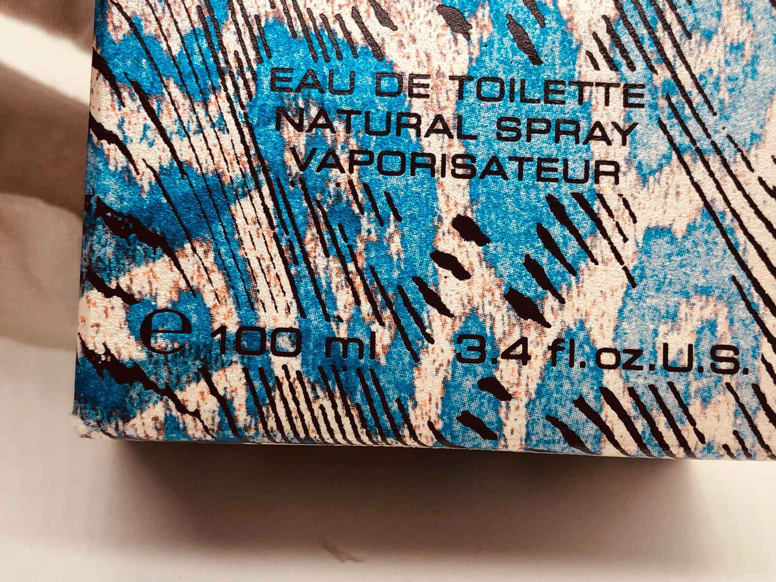 Scatola del profumo Roberto Cavalli Man da 100 ml con design audace e moderno