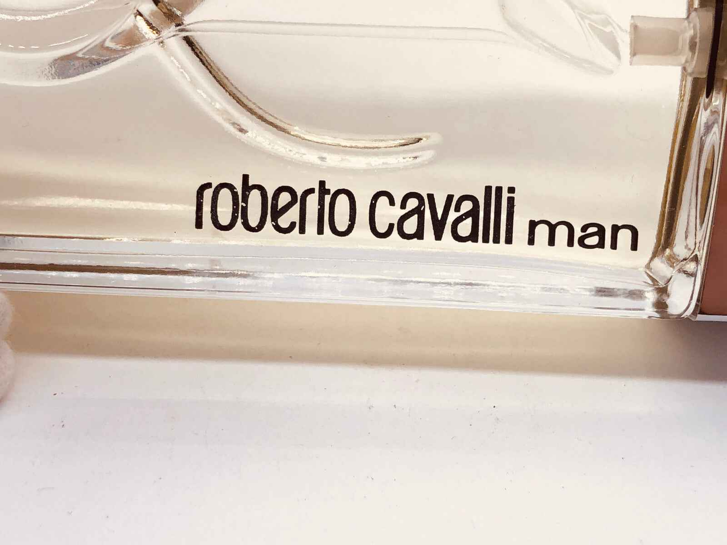 Flacone di profumo Roberto Cavalli Man con design elegante e raffinato