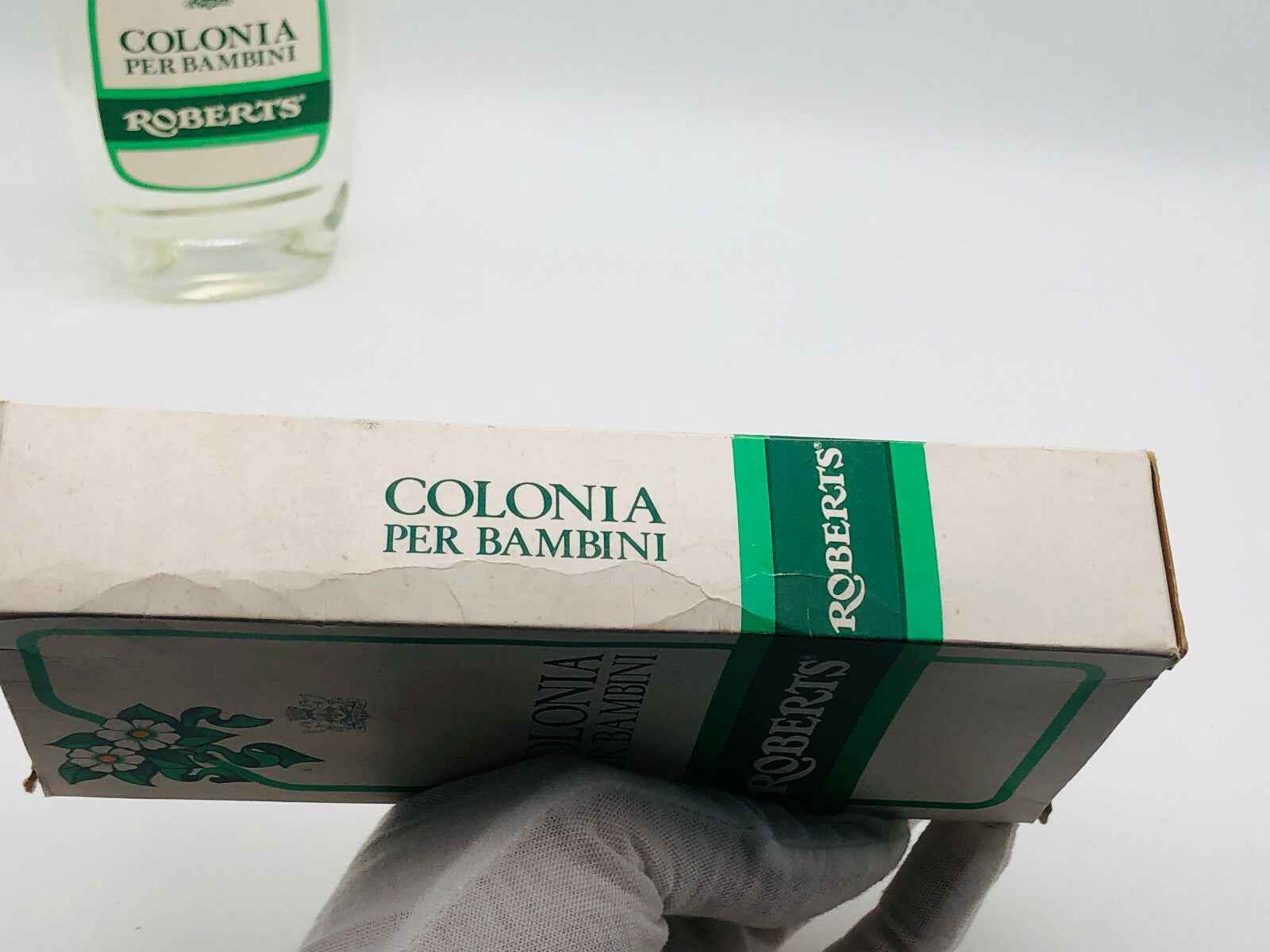 Scatola del profumo Roberts Colonia Bambini con etichetta verde e bianca, ideale per bambini