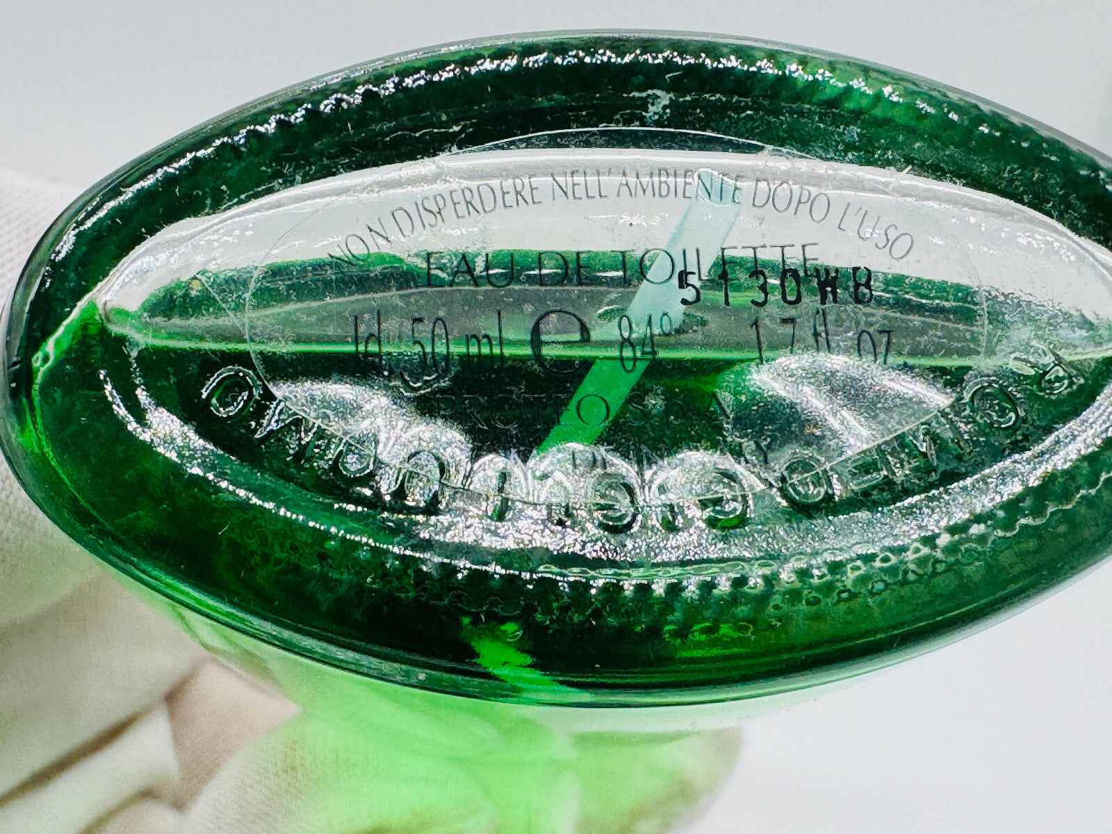 Flacone di profumo Romeo Gigli Uomo Vintage con design verde elegante e dettagli distintivi