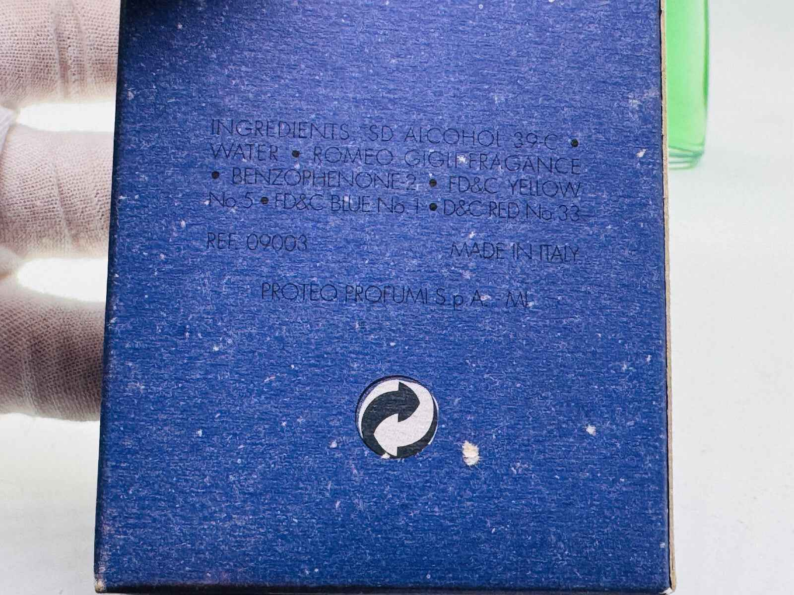 Scatola profumo Romeo Gigli Uomo Vintage con ingredienti e dettagli del prodotto stampati sul retro