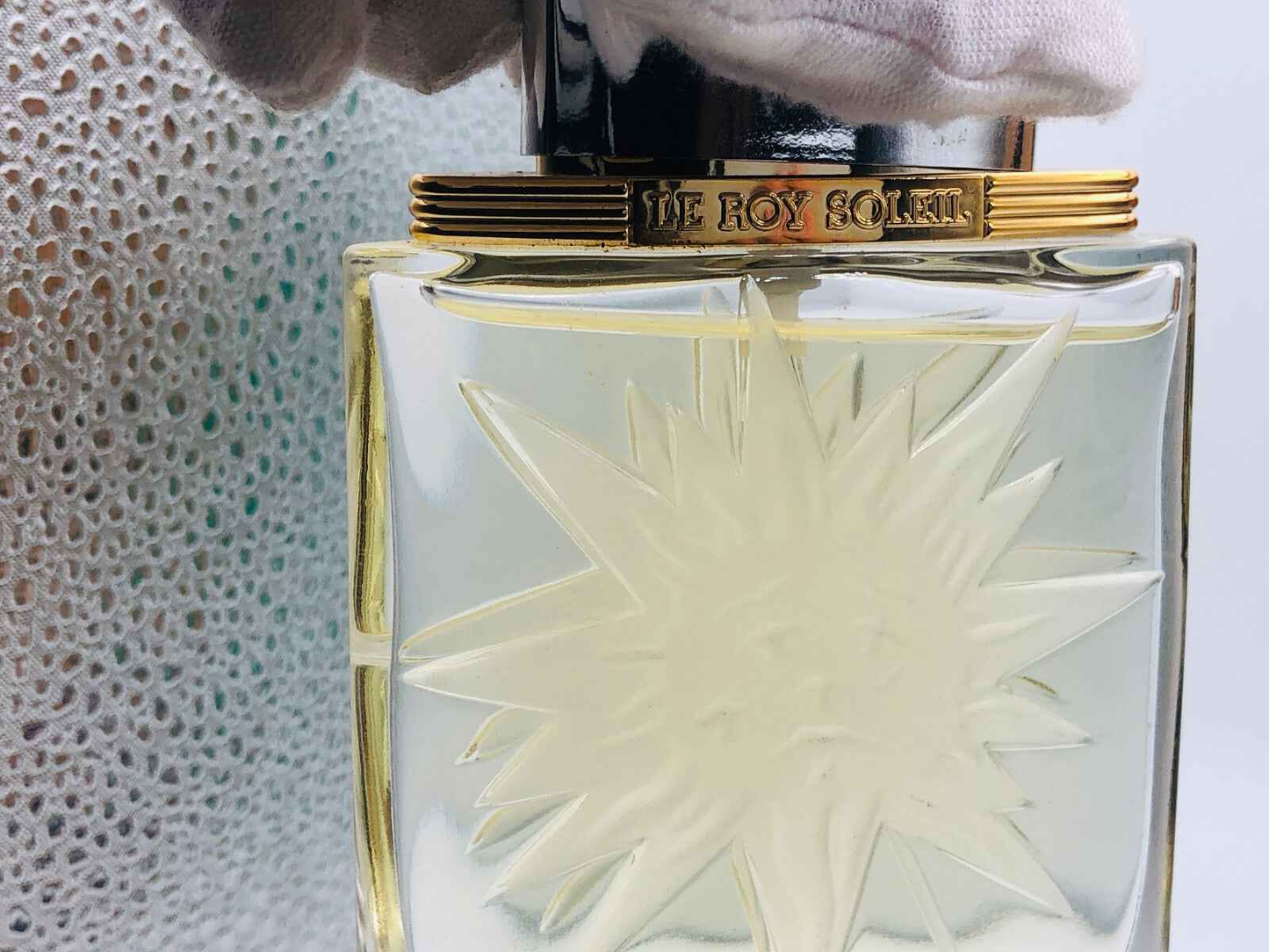 Flacone di profumo Le Roy Soleil Salvador Dali con design artistico e dettagli dorati