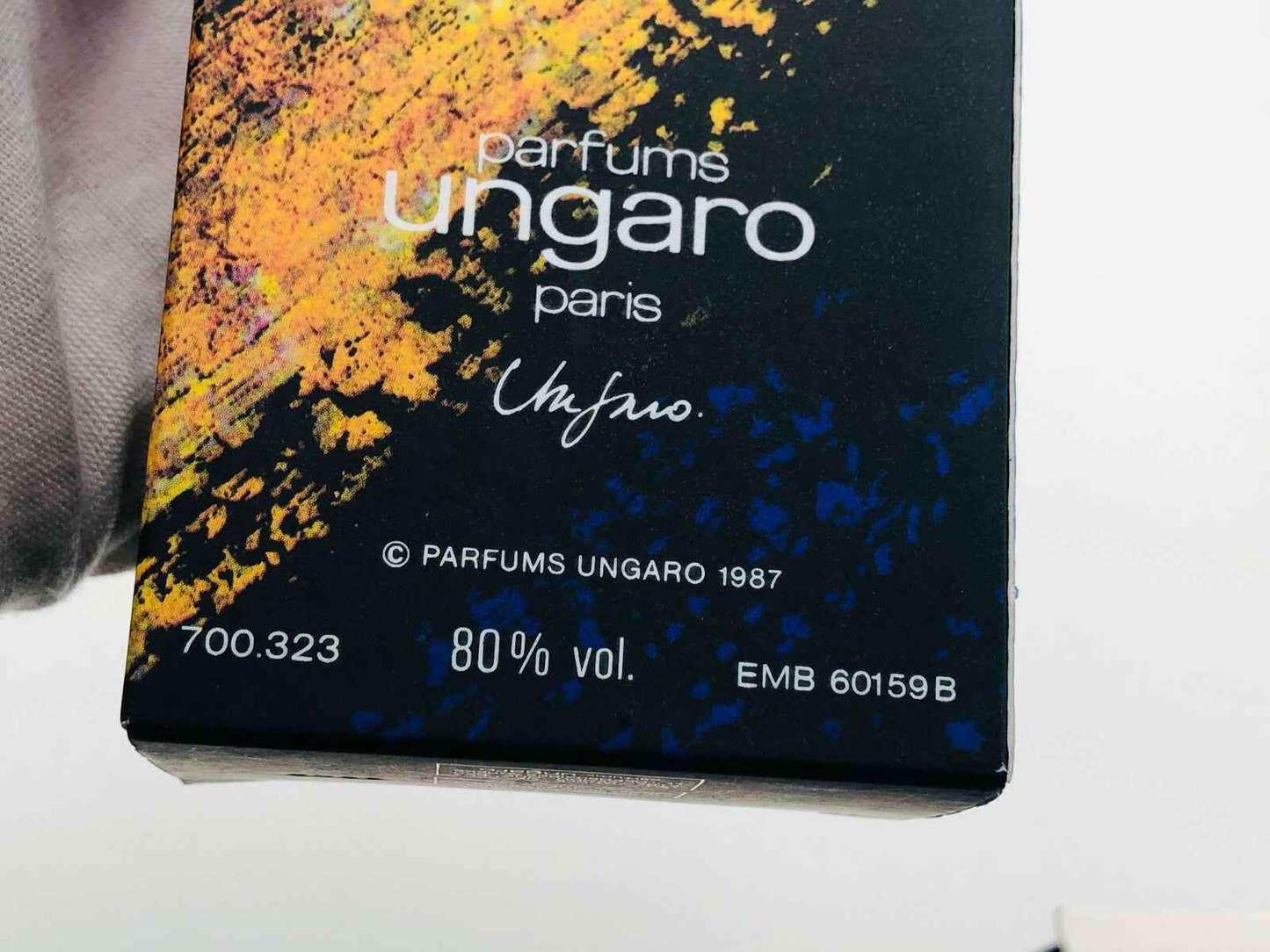 Scatola di Profumo Senso Ungaro con design artistico e logo Emanuel Ungaro
